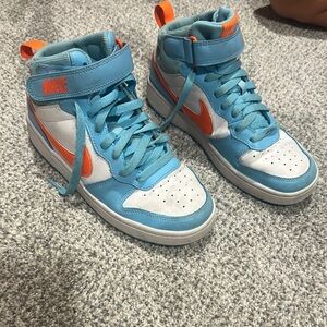 Nike High-Top Sneakers in Light Blue and Orange
